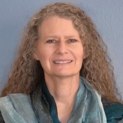 Suzanne Eaves